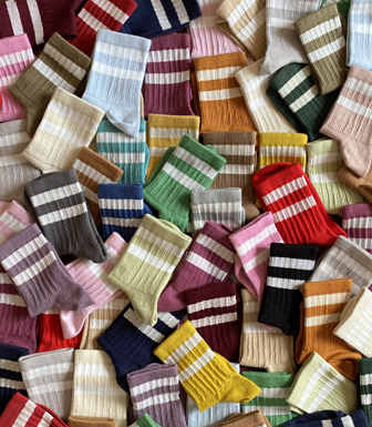 gamme de couleur des chaussettes à rayures Nico